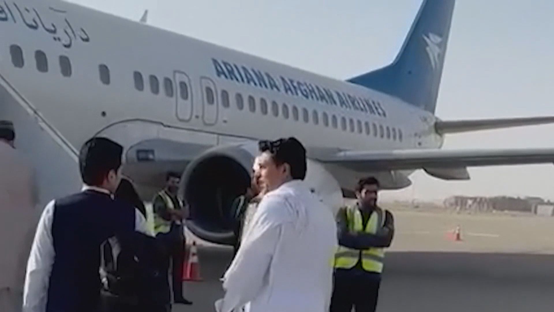 塔利班阻載有美國人包機離開　美國會議員形容成「人質」