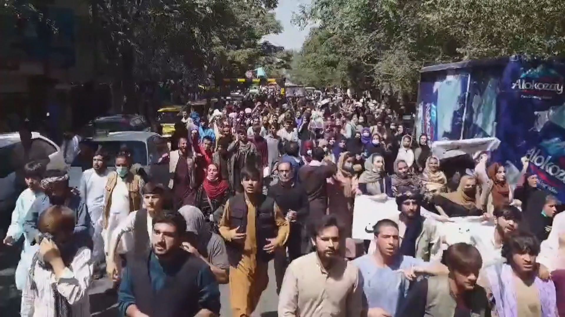 塔利班禁止阿富汗民眾上街示威　又切斷首都互聯網