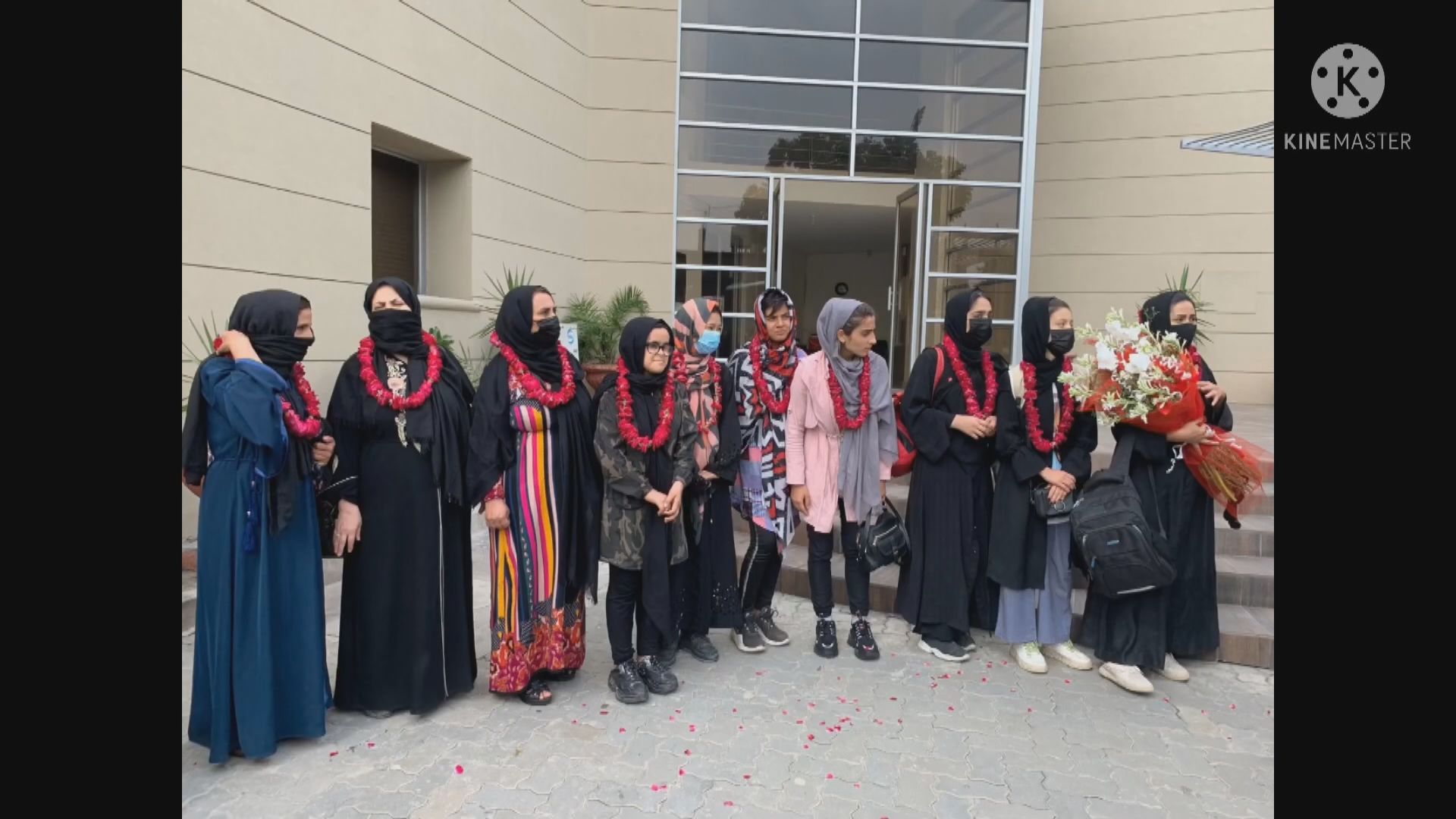 阿富汗女足成員及其家人逃到巴基斯坦