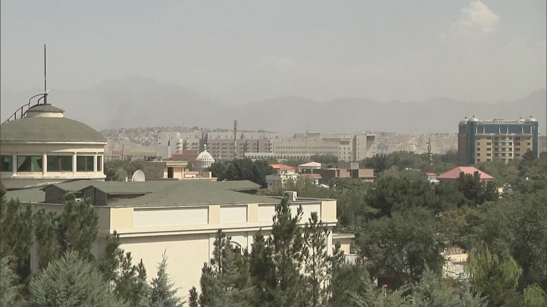 大批民眾湧往喀布爾機場　美國外交人員已撤出使館