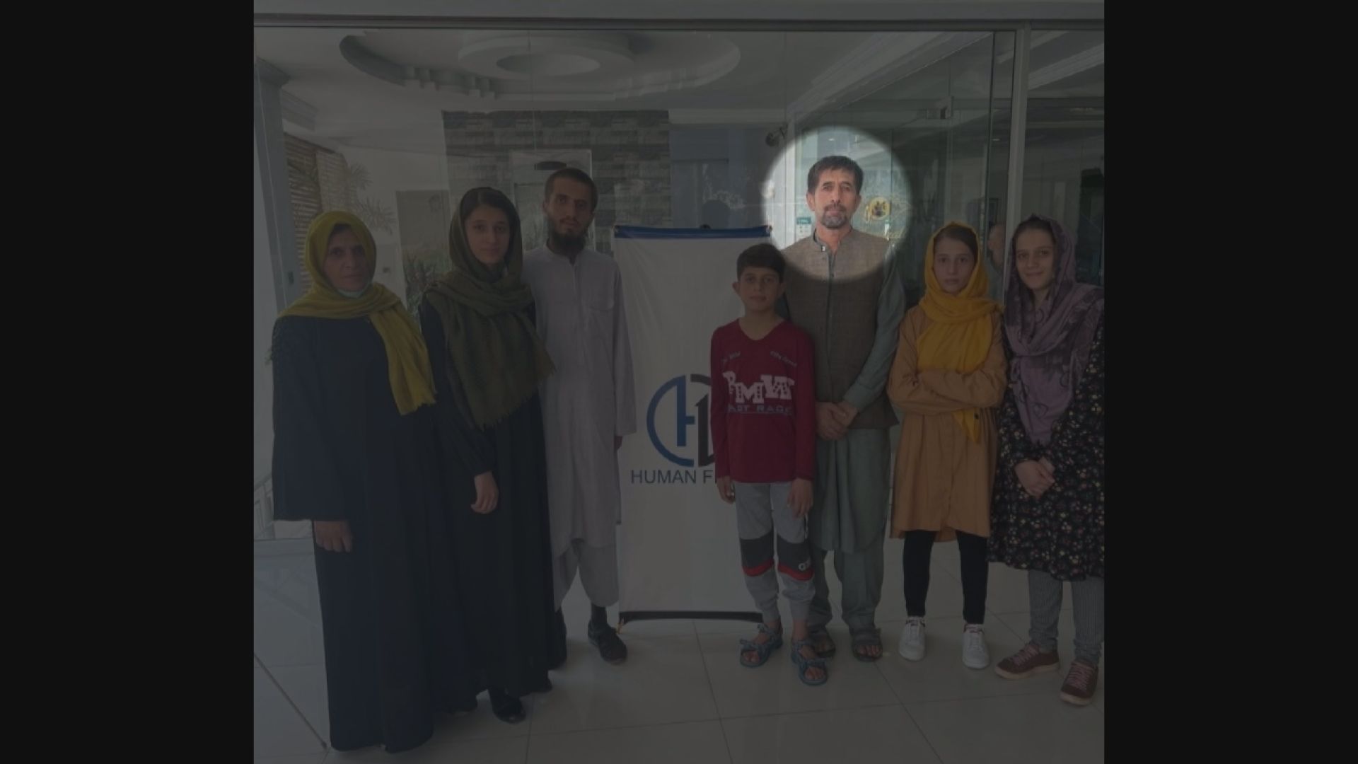 曾救拜登的阿富汗繙譯員已和家人離開阿富汗