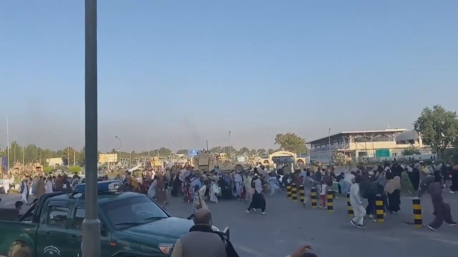 喀布爾機場民眾減少　拜登將亂局歸咎於阿富汗政府