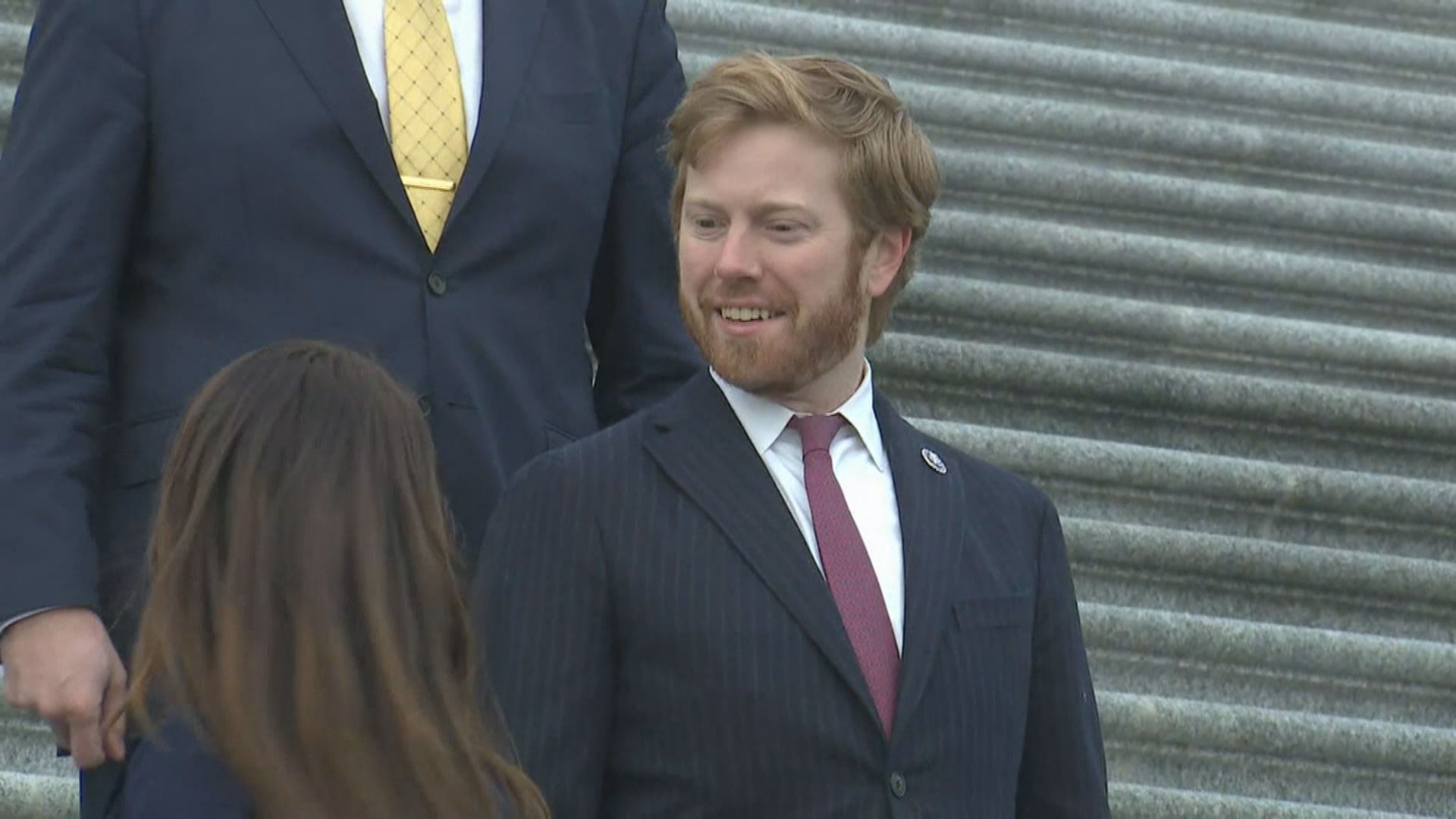 美國眾議員突訪喀布爾機場遭抨擊