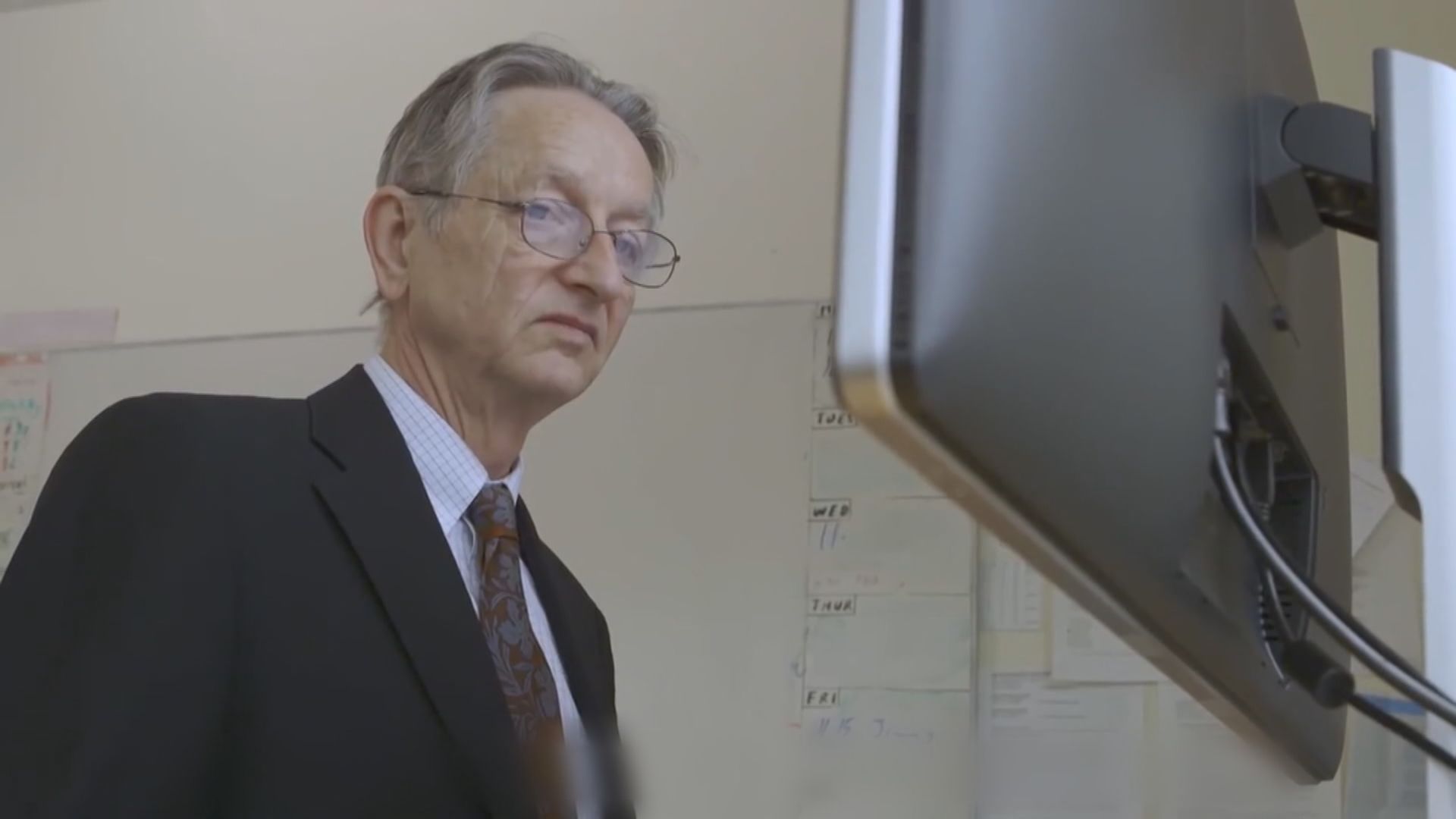 「AI教父」坦言後悔研發人工智能技術