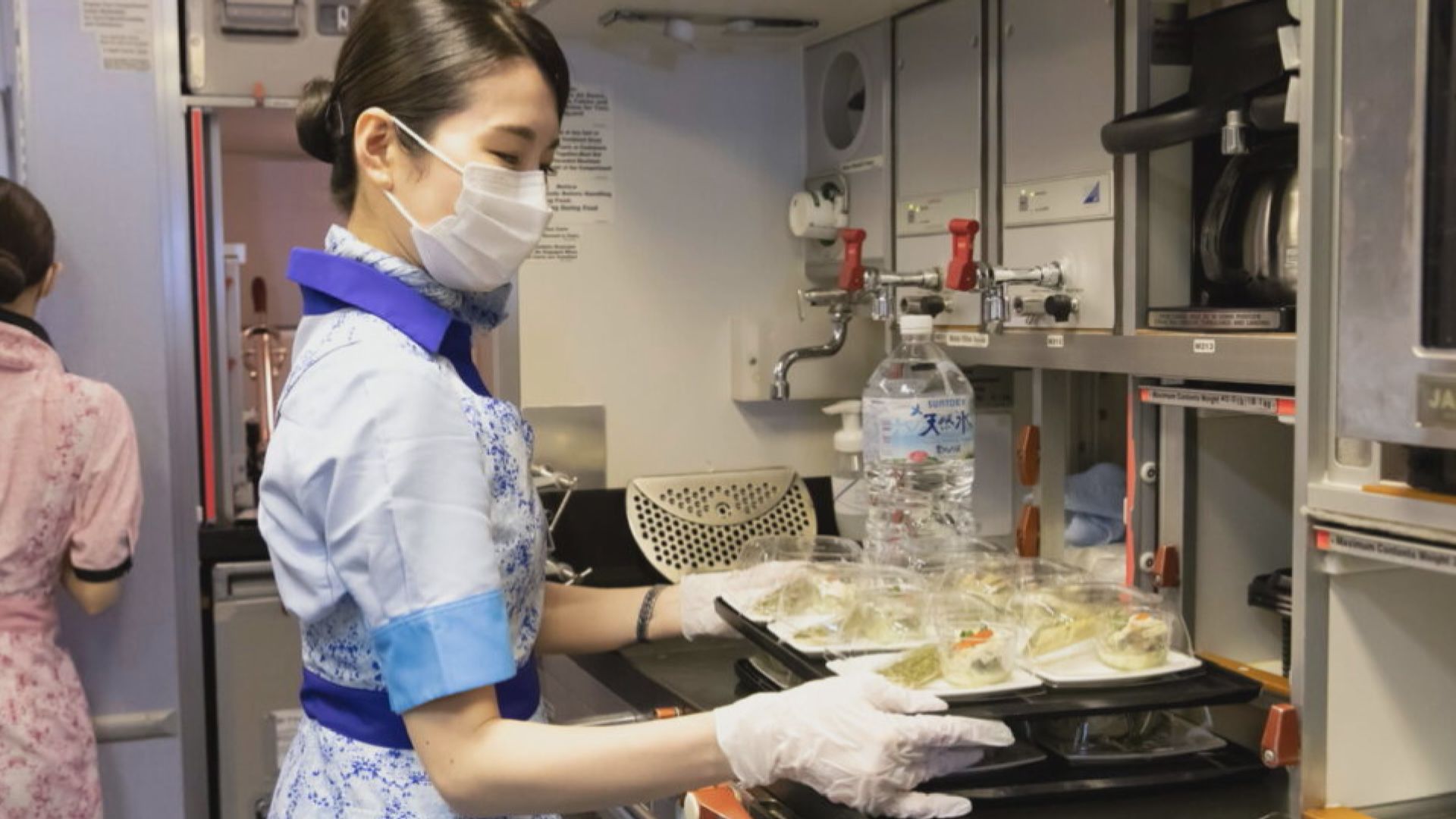 疫情下航空公司開拓新商機　全日空推機上餐飲服務