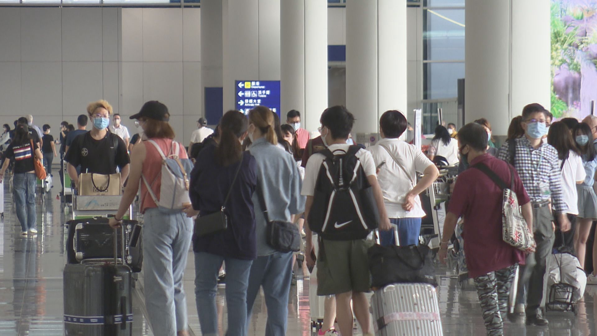 運輸及物流局指「0+3」後機場客運量明顯增加