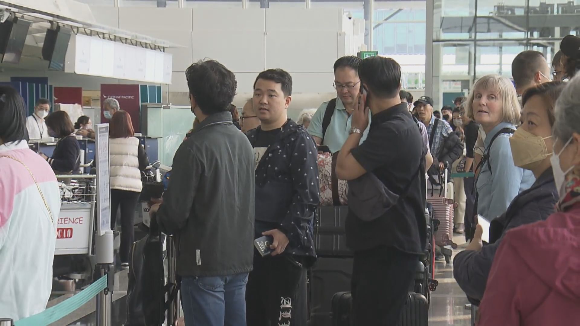 機場登機手續系統早上一度故障 多班航班延遲起飛