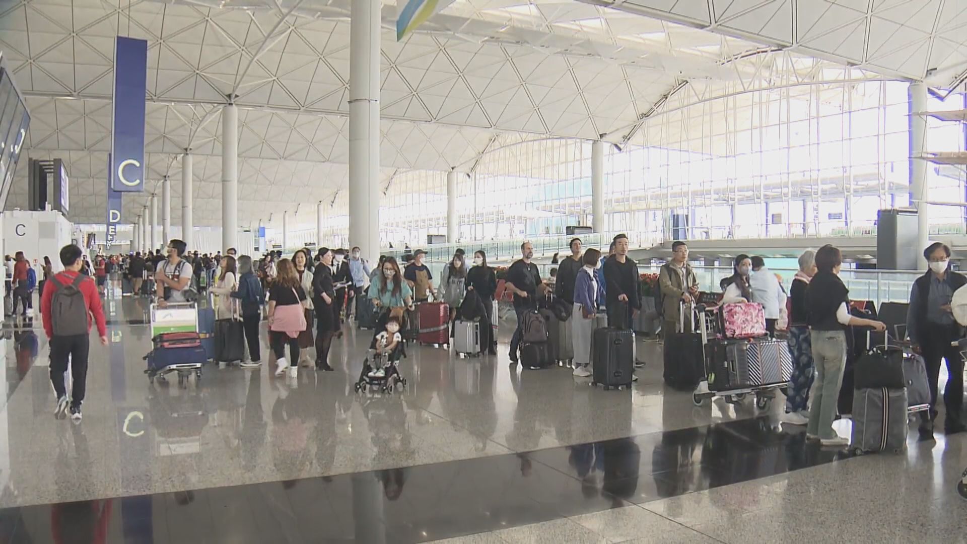 機場登機手續系統早上一度故障　多班航班延遲起飛