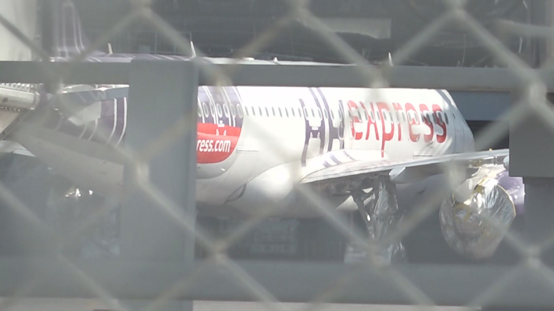香港快運台北抵港客機報稱冒煙無人受傷