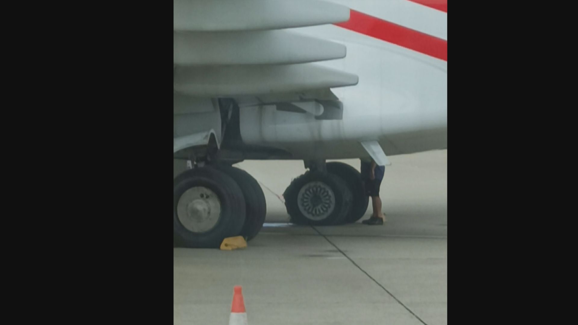 馬航MH79香港準備起飛時爆胎　機師煞停無人受傷