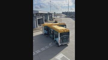 機場無人駕駛巴士禁區相撞　機管局指已即時停用