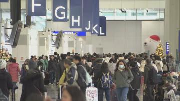 聖誕長假機場人頭湧湧 旅行社指團數回復至疫前9成