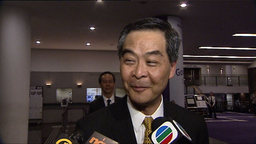 梁振英回應女兒失行李事件否認施壓