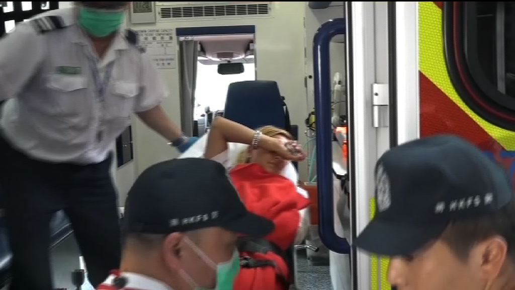 荷蘭抵港客機遇氣流約十人傷