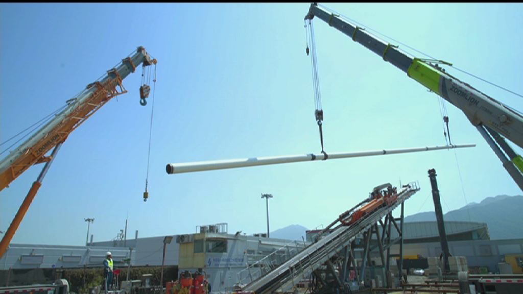 為配合三跑工程　機管局重鋪油管