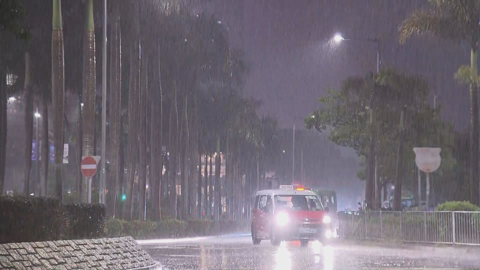 黃色暴雨警告信號生效