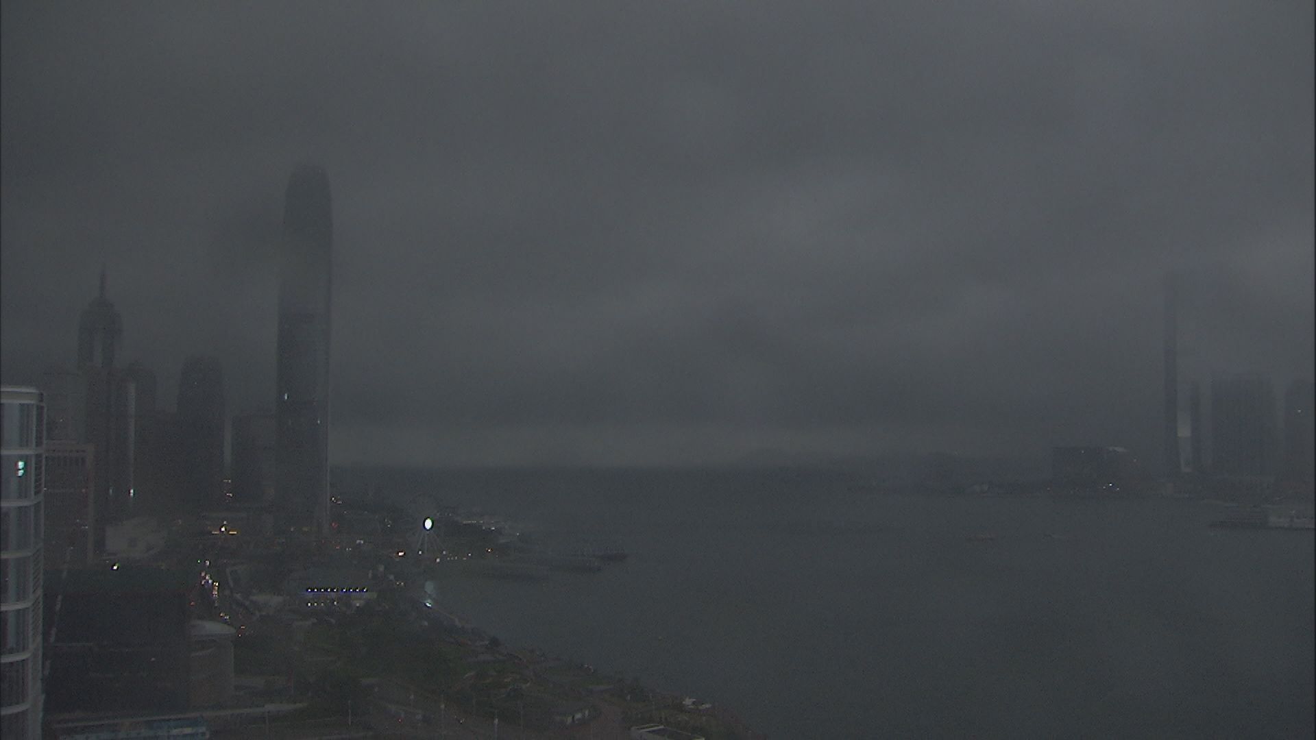 黃色暴雨警告信號期間　多區雨勢頗大