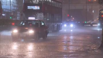天文台晚上一度發出黃色暴雨警告