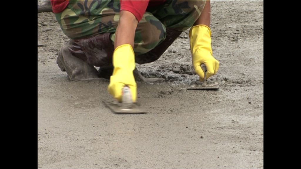 【盈利預喜】海螺水泥料上半年最多多賺一倍
