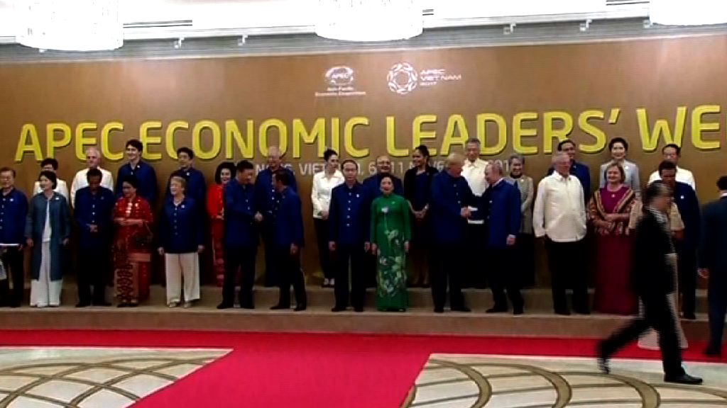 特朗普普京於APEC晚宴前短暫交談