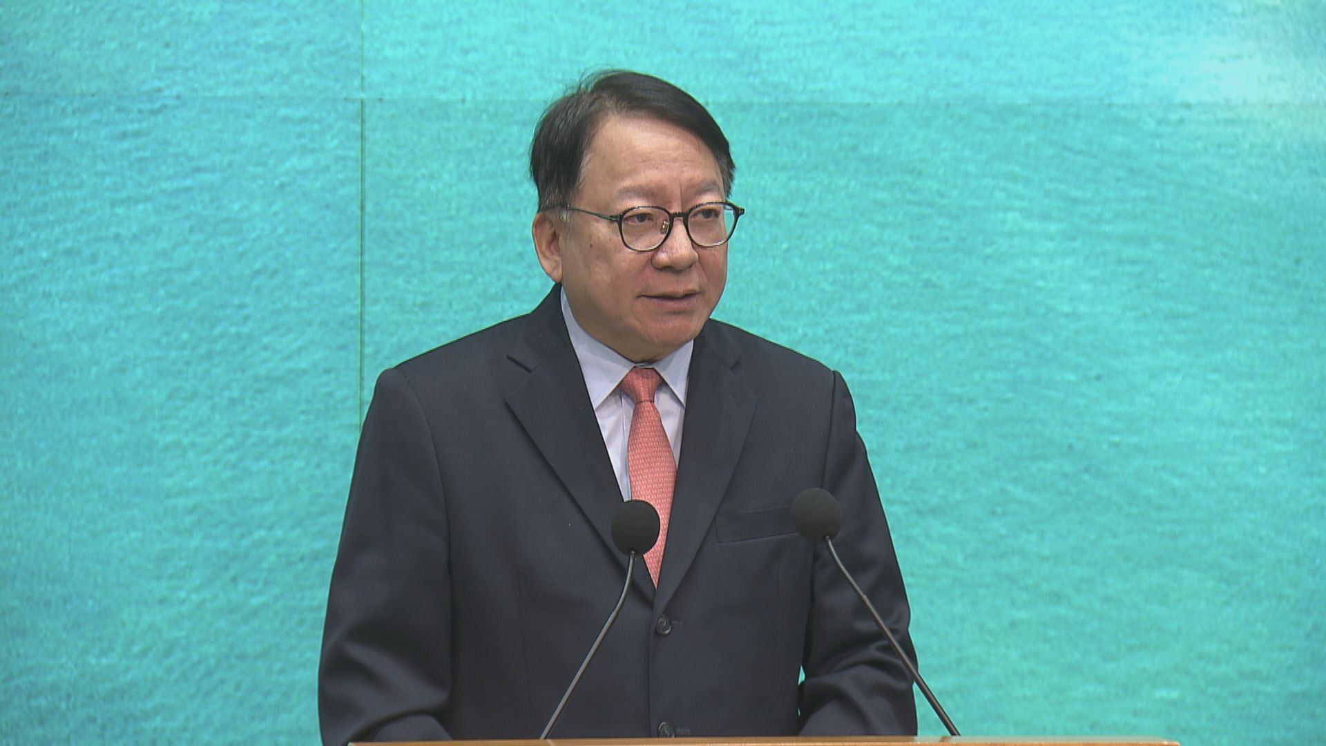 【原片】署理行政長官陳國基行會前見記者