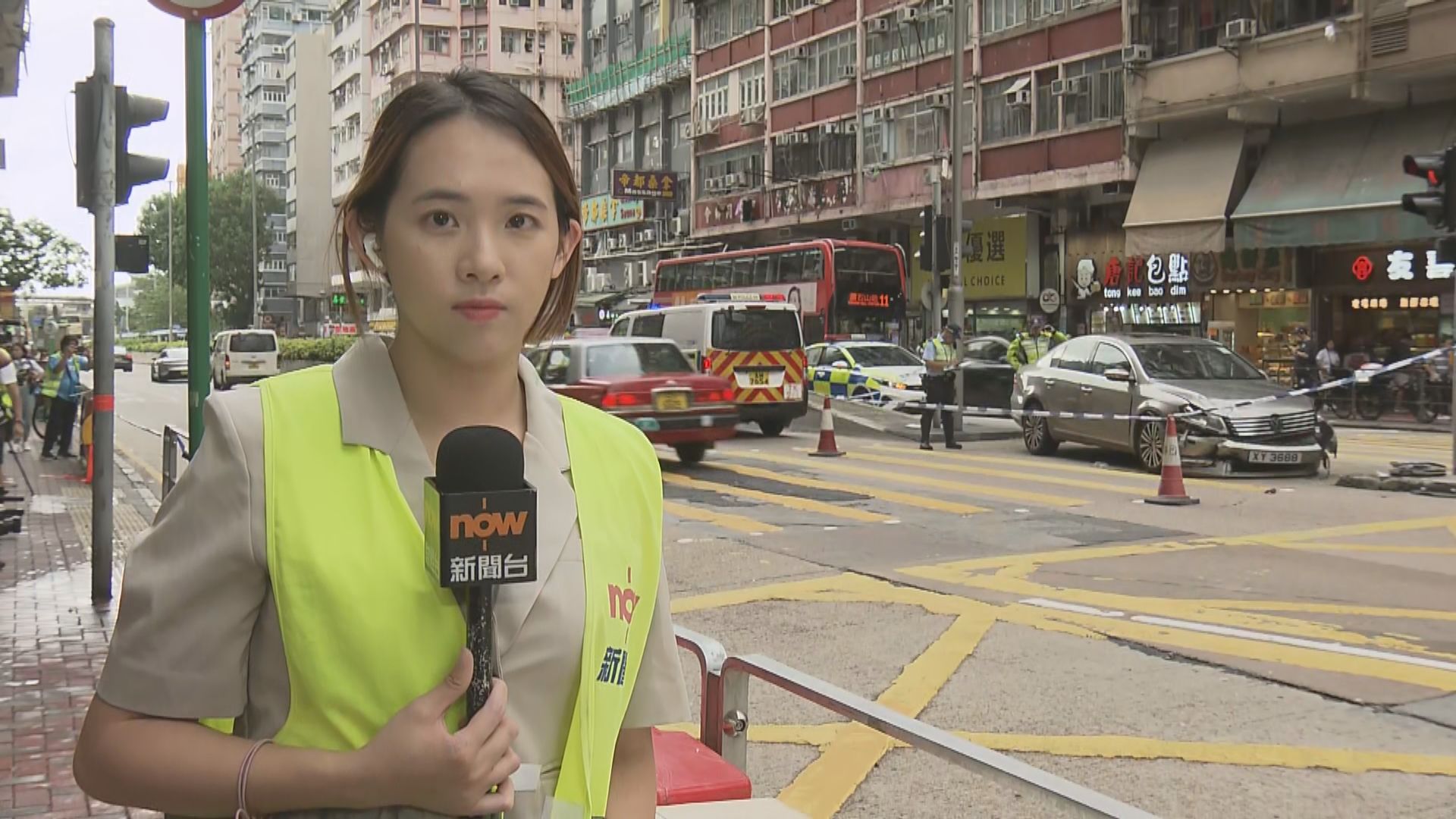 現場直擊｜佐敦五車連環相撞釀八傷　警拘肇事私家車司機