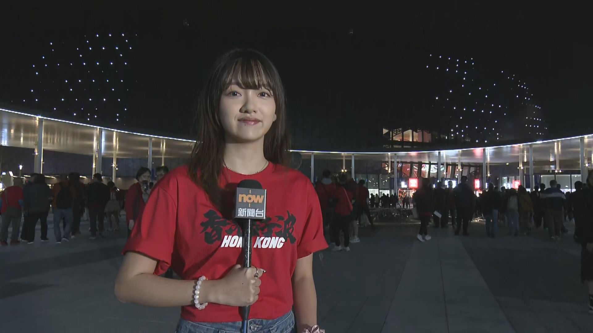 啟德直擊｜大批球迷穿港隊球衣入場打氣　主場館氣氛熱烈