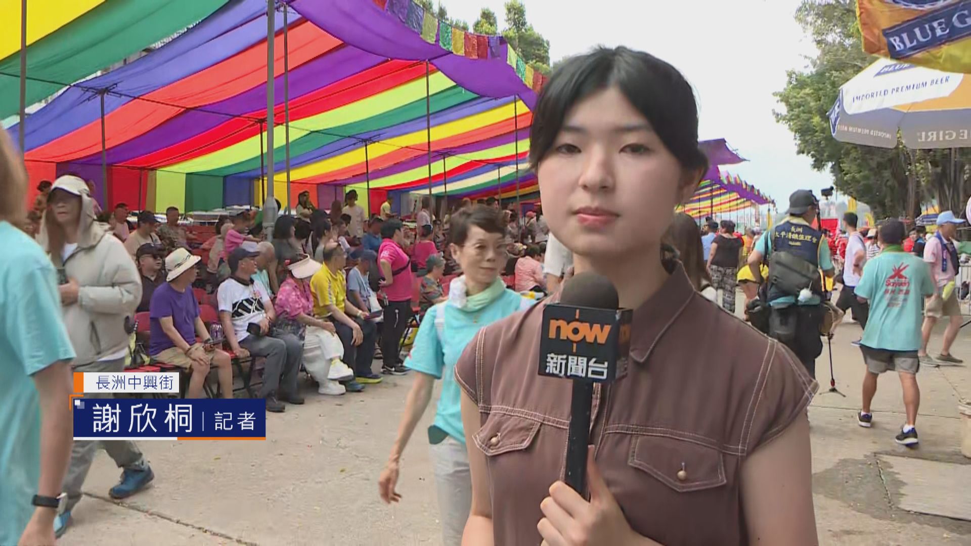 長洲直擊｜飄色巡遊近尾聲　沿途仍有不少市民圍觀