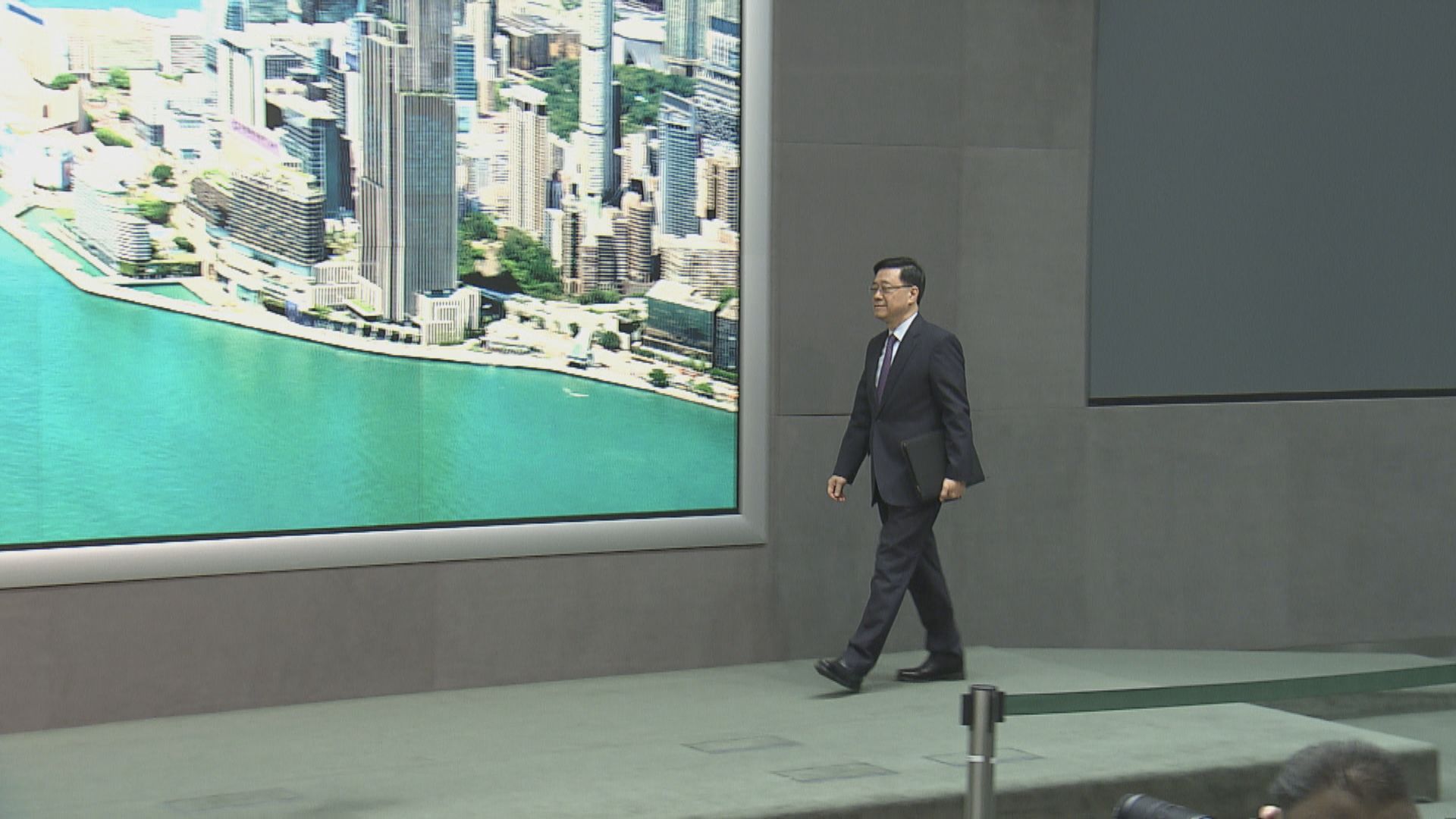 【足本全片(一)】李家超行會前見記者：亞洲金融論壇/沙特落地簽證