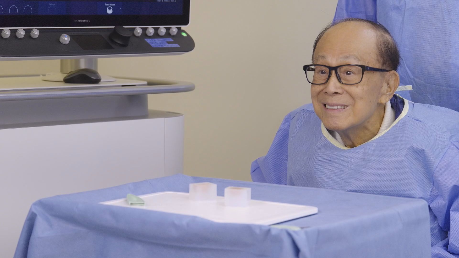 李嘉誠到訪養和醫院　親身了解肝癌無創組織碎化治療系統