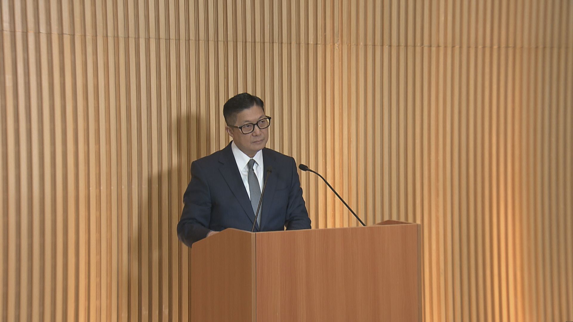 原片｜鄧炳強見記者談黎智英案(二)