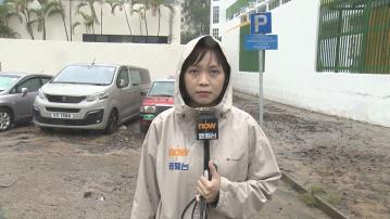 將軍澳直擊｜寶琳敬賢里停車場仍有積水　滿地淤泥及樹枝等