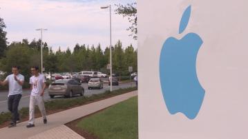 外電：蘋果擬明年推自家AI網絡搜尋工具　抗衡OpenAI