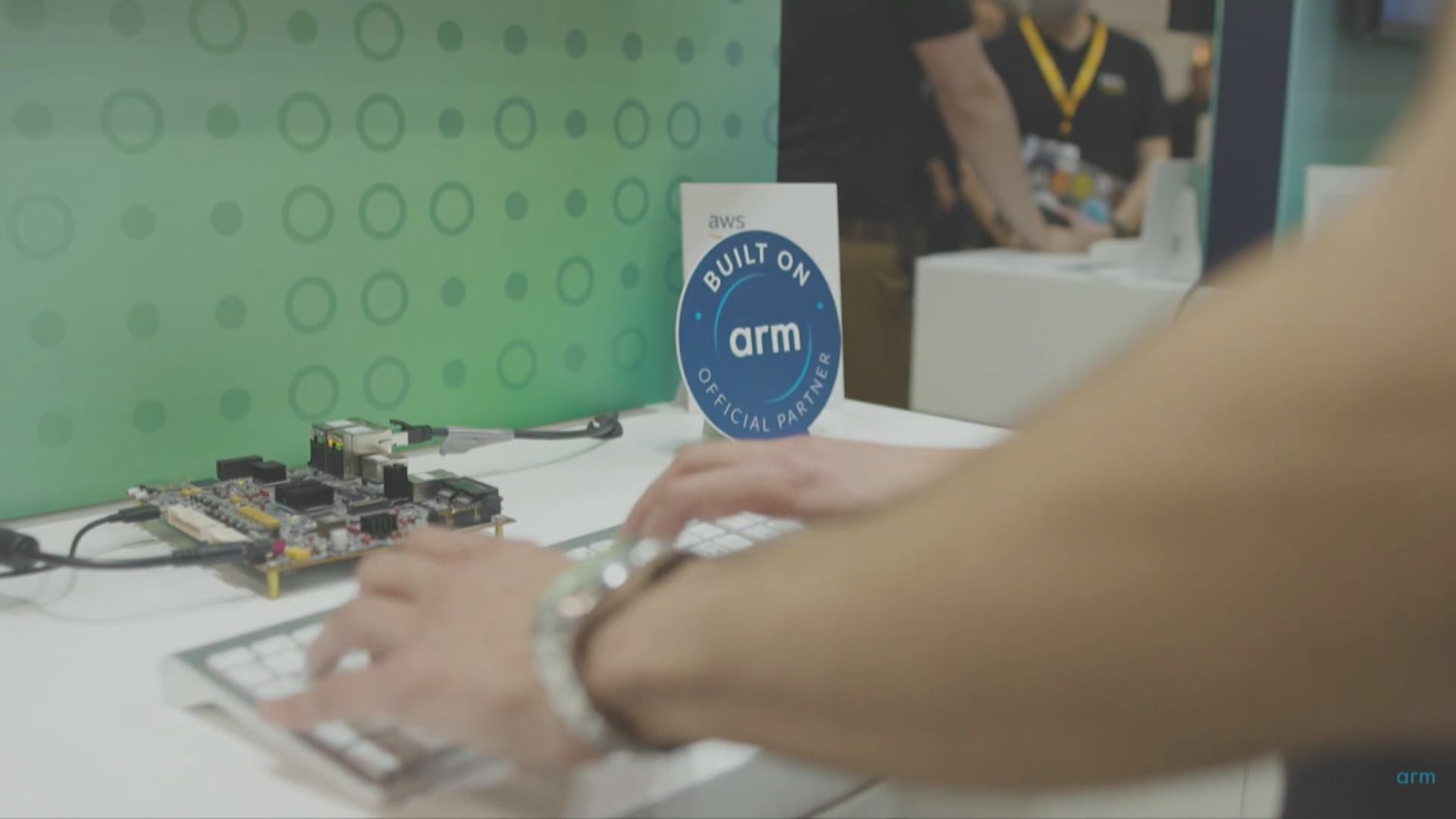 路透：軟銀Arm擬以目標範圍上限定價 甚至可能更高