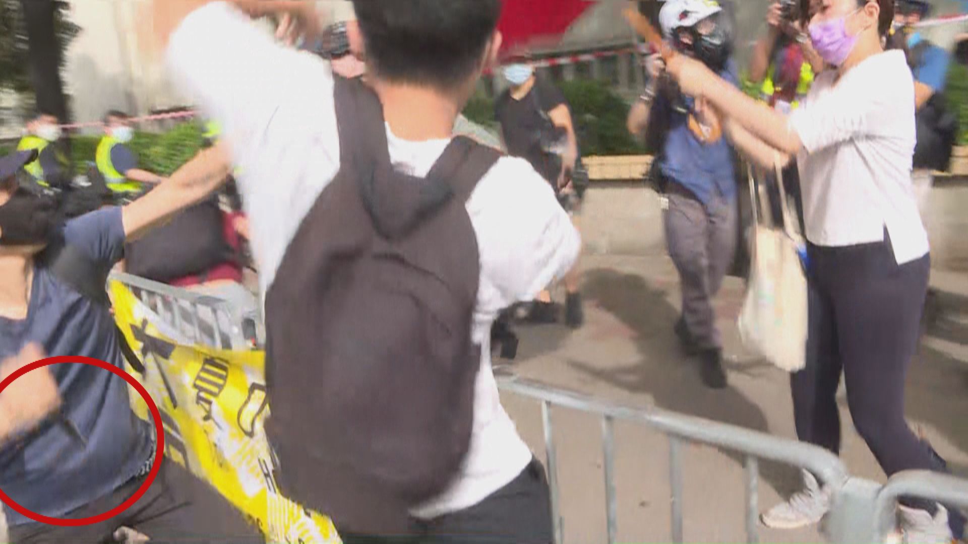 警方機場拘24歲男子涉昨天刺傷警員案