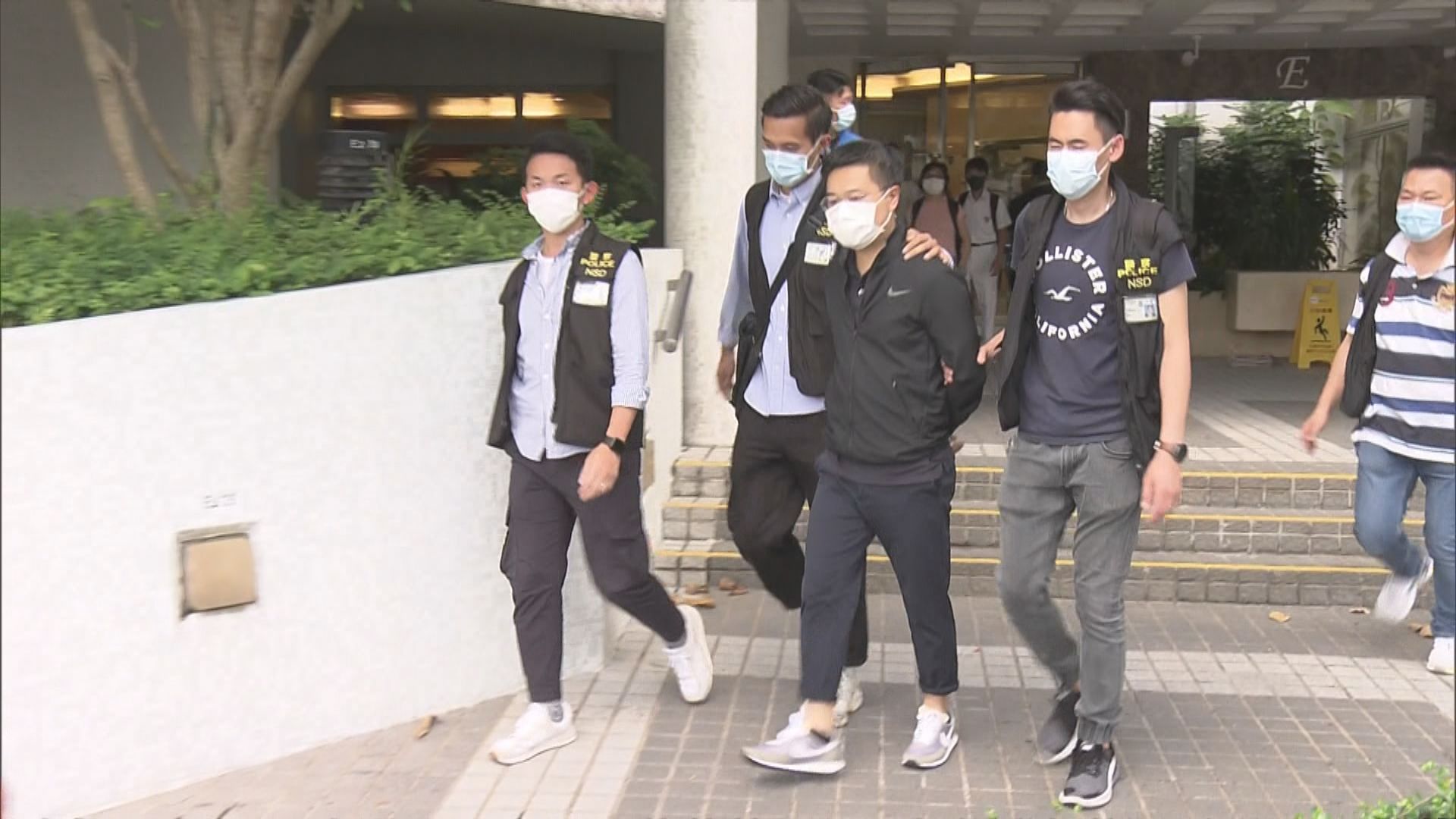 警方執行《國安法》手令搜查壹傳媒大樓　壹傳媒五高層被捕