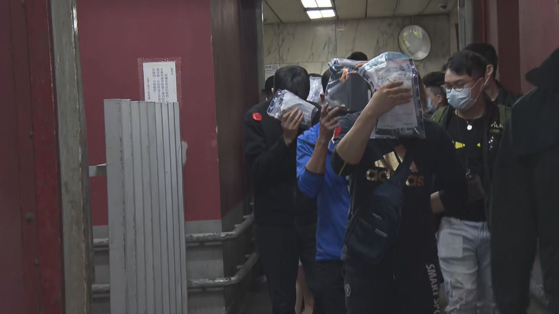 警破土瓜灣工廈無牌酒吧拘三十三男女