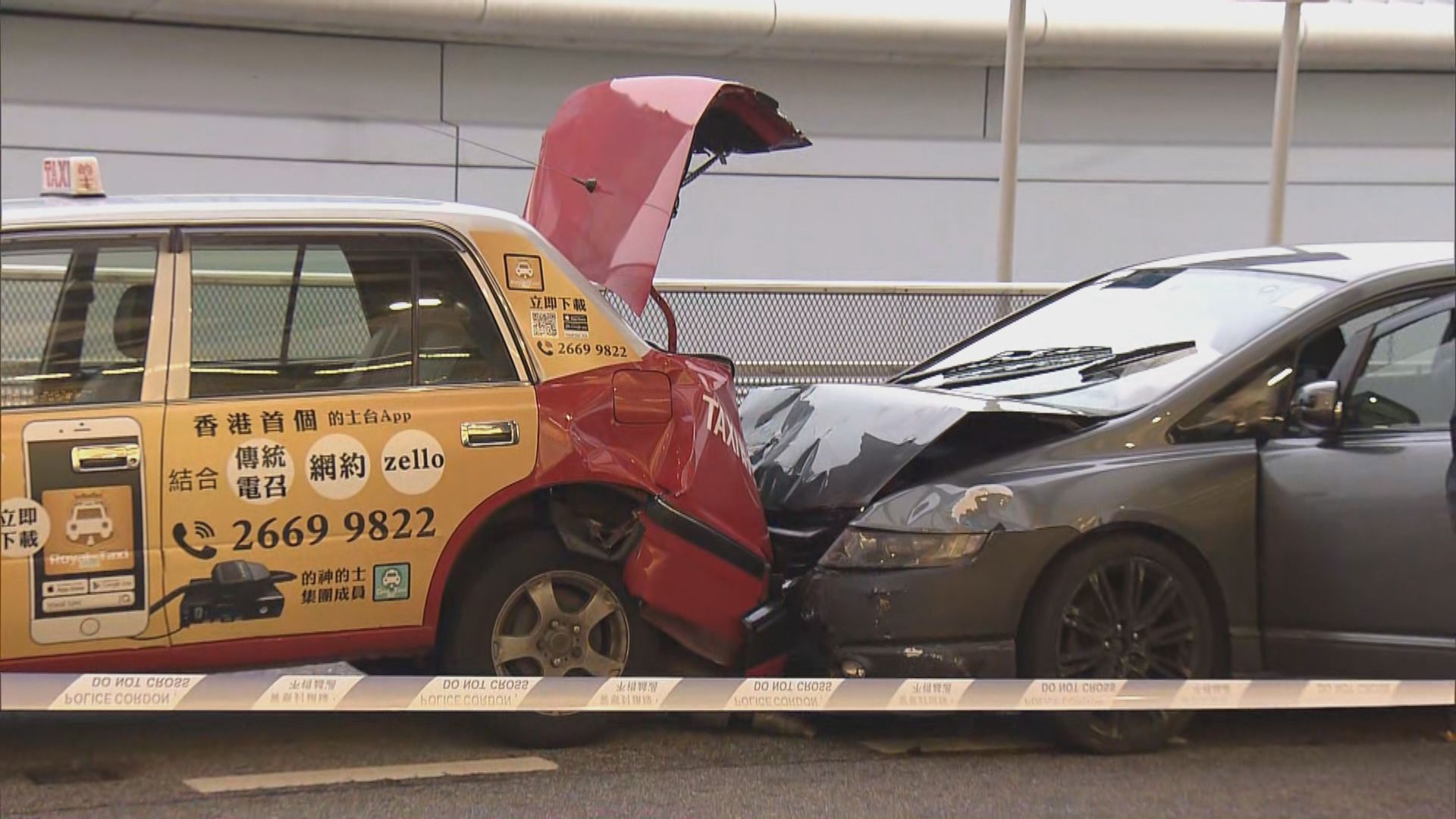 私家車衝警路障飛車廿公里撞車　警通緝司機