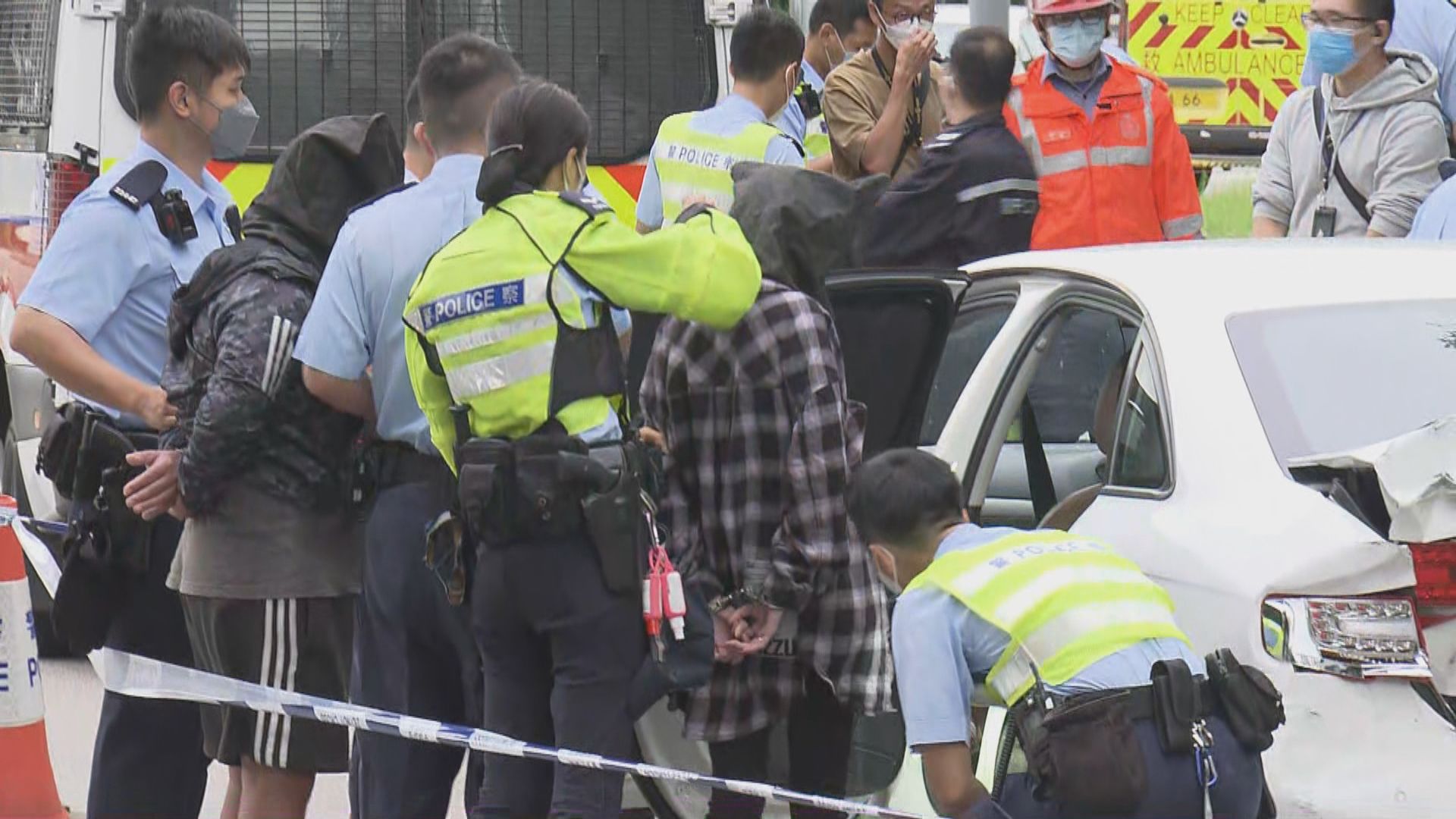 警方屯門追截可疑私家車至元朗拘捕三人