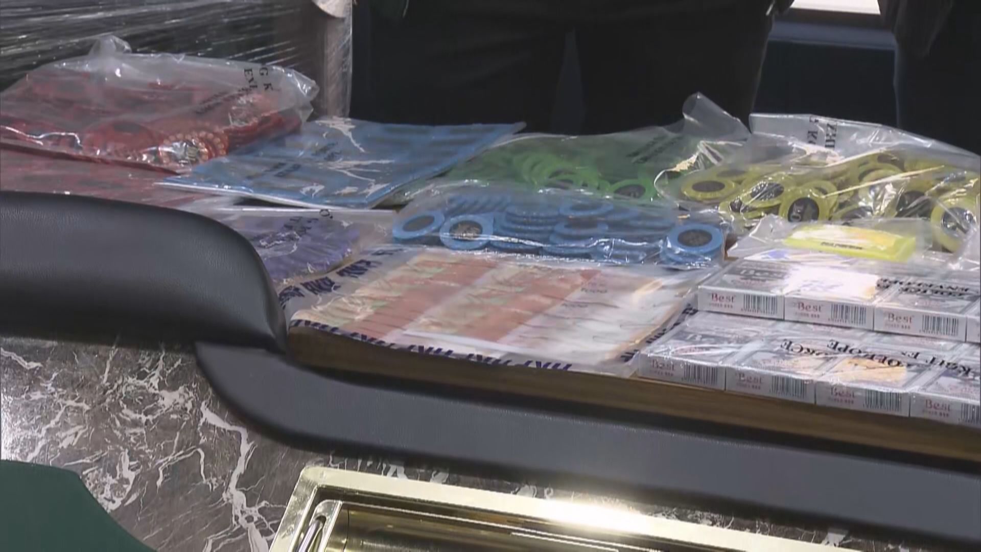 警方葵青區反賭博拘四十一男女