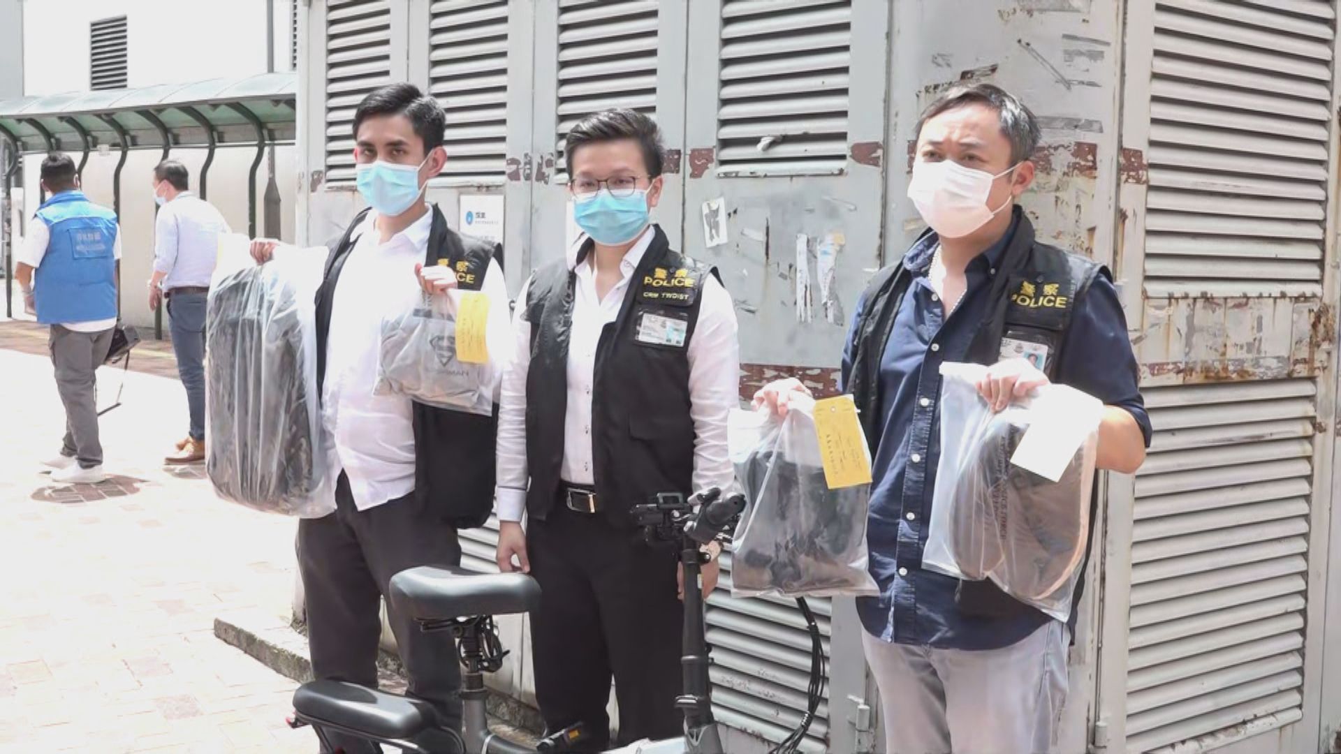 警方葵涌拘捕一名42歲男子涉三宗非禮案