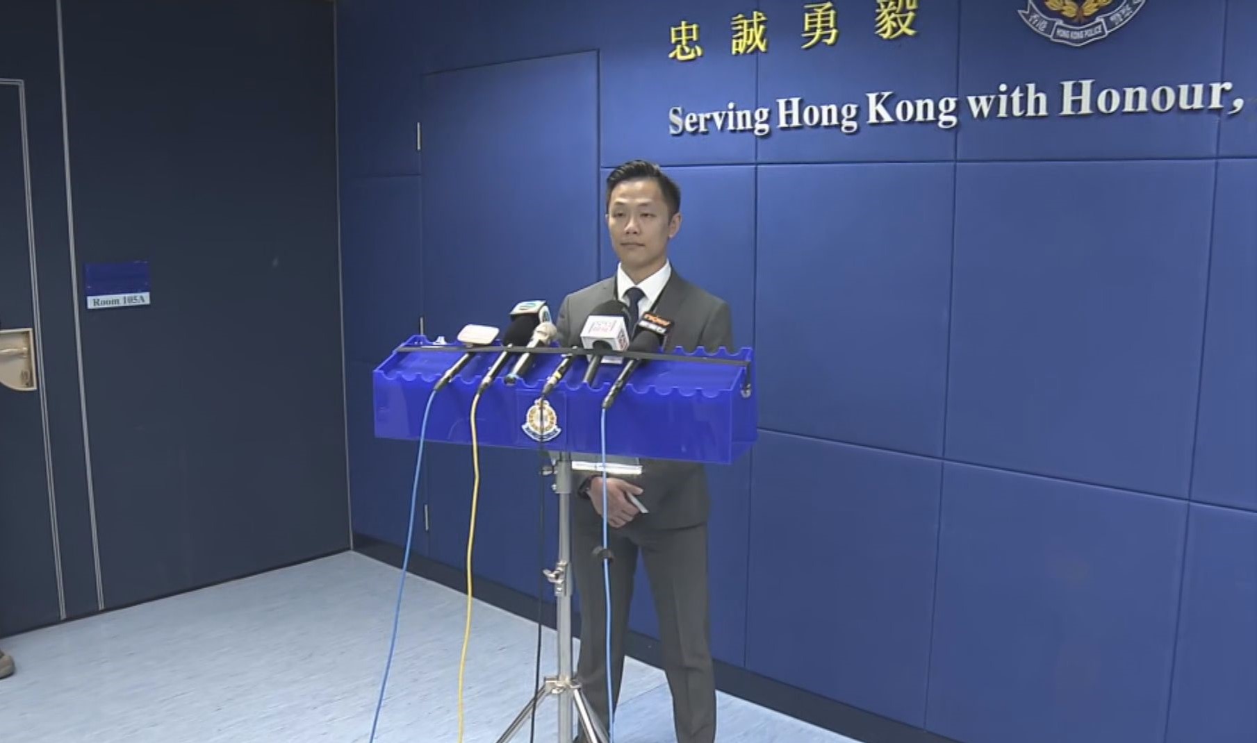 兩名內地女子涉兜搭一名60歲男子偷金鏈被捕