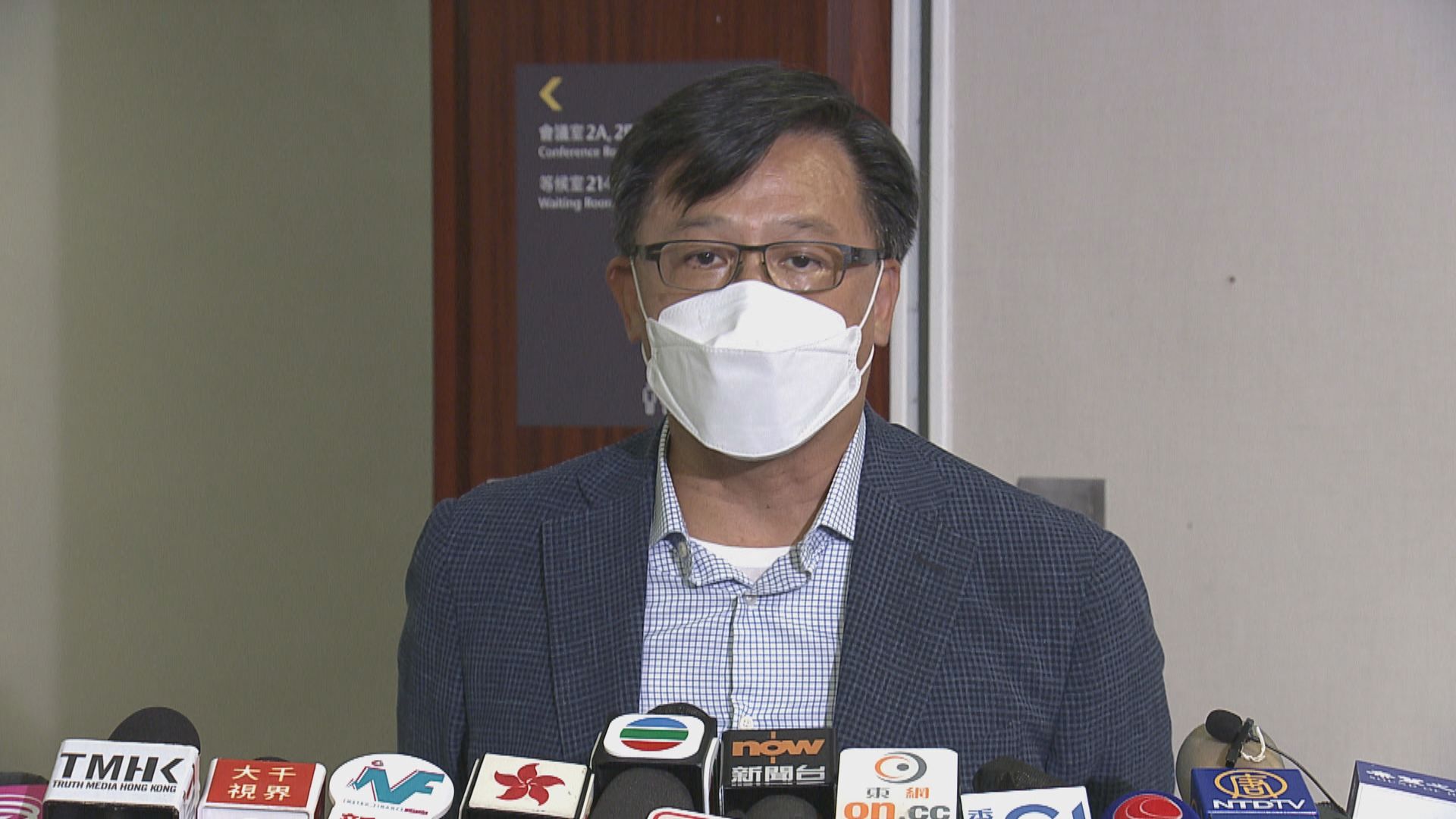 何君堯：拘捕非打壓新聞自由　倡傳媒防法律陷阱