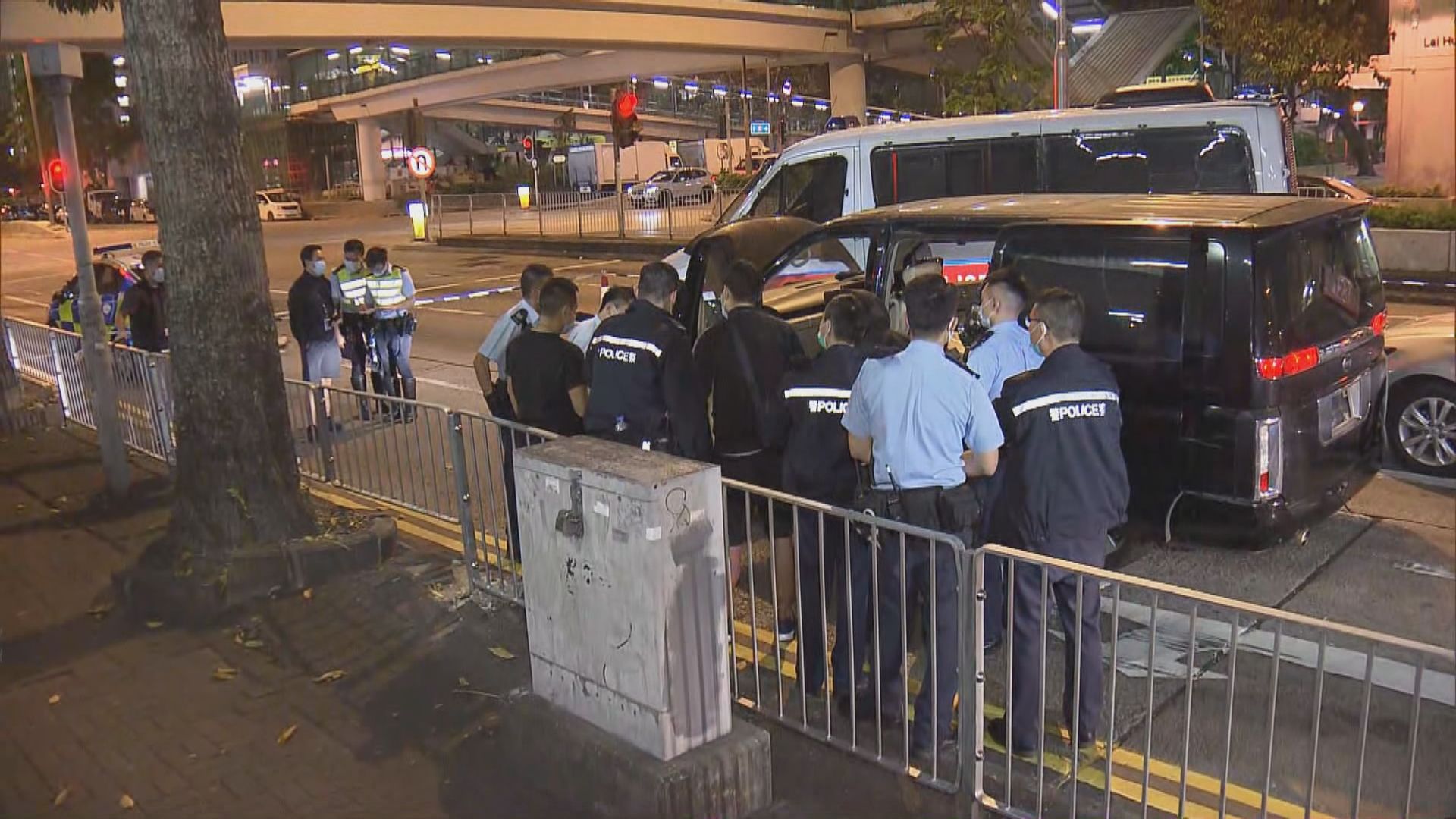 警深水埗拘兩非洲漢涉偷車