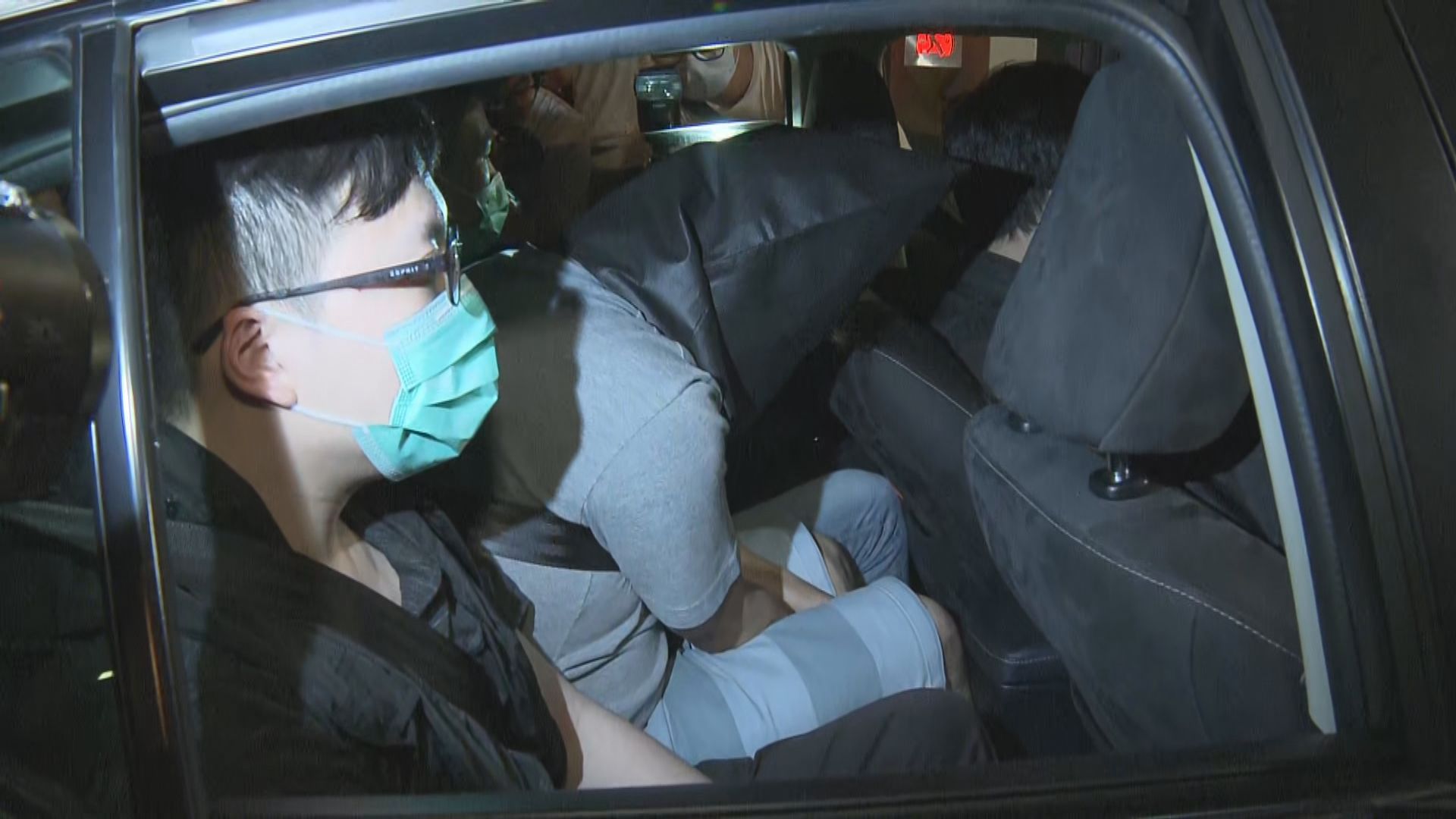 男子涉以不雅照片威脅一女子被捕