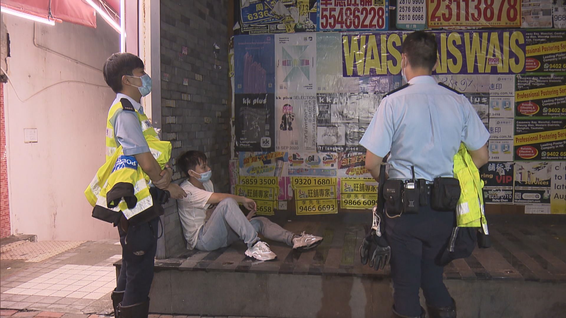 警方尖沙咀拘一漢涉偷的士刑毀