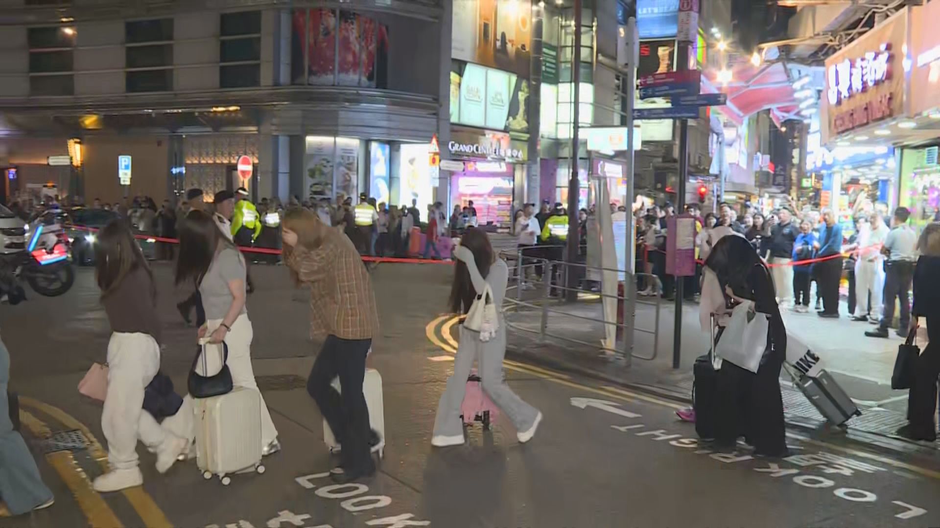 警方入境處尖沙咀掃黃拘128人　包括未成年及跨性別人士