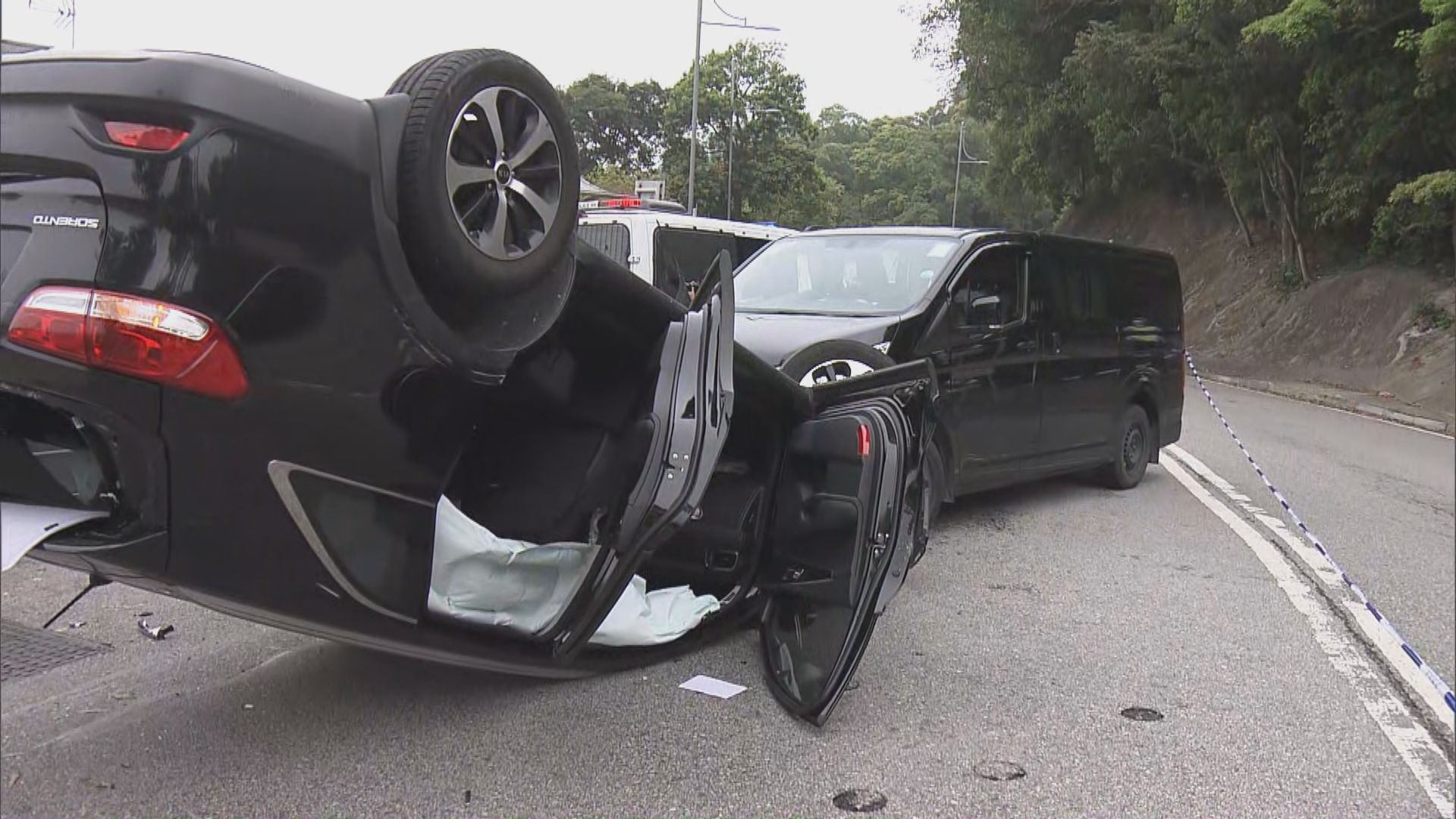 荃灣川龍有私家車遭截查逃走釀車禍　案件列販賣危險藥物及危駕處理