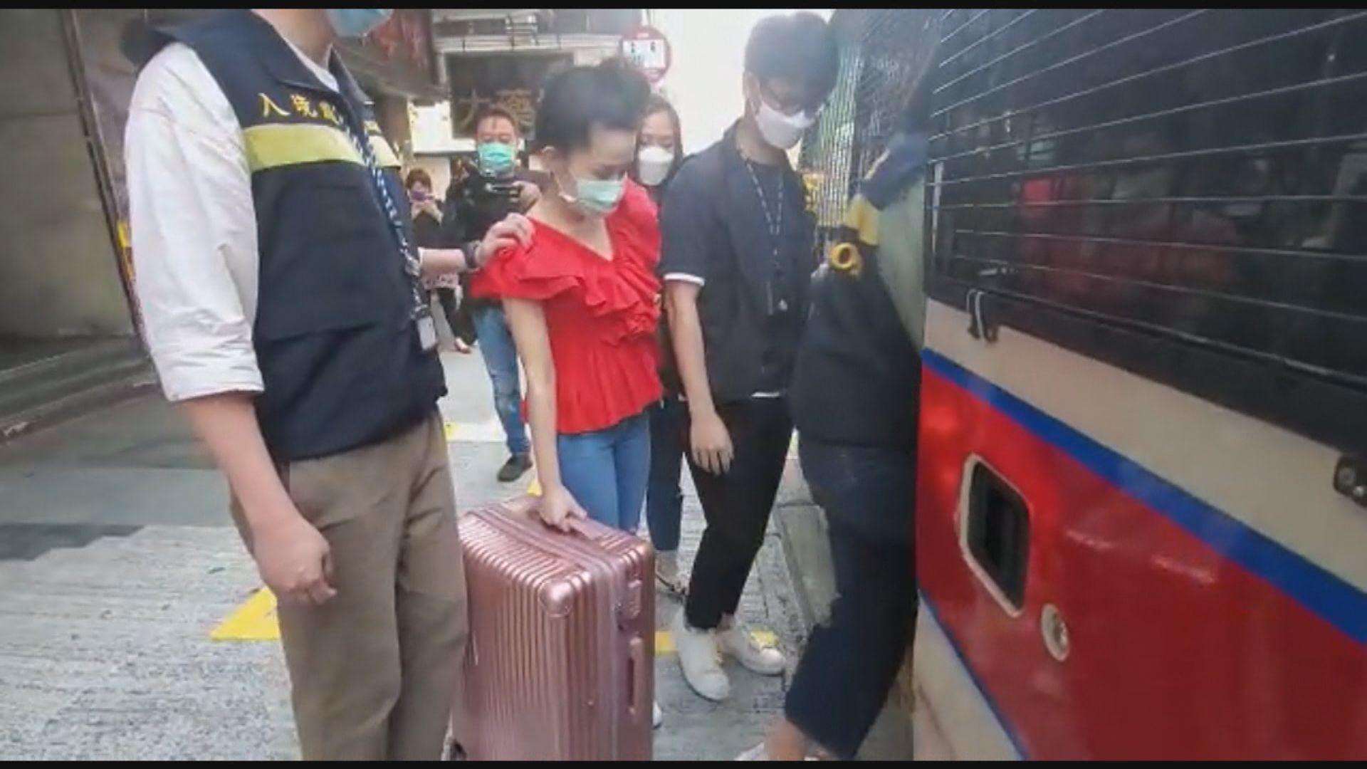 警方聯同入境處於油麻地拘三泰籍女子　涉違逗留條件