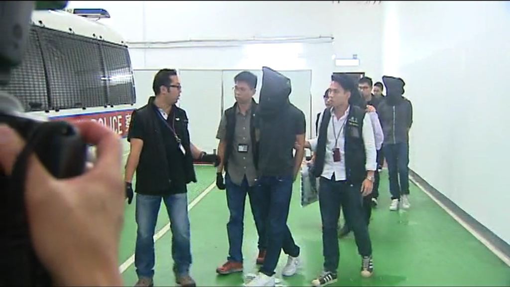 中介公司五職員涉串謀詐騙被捕